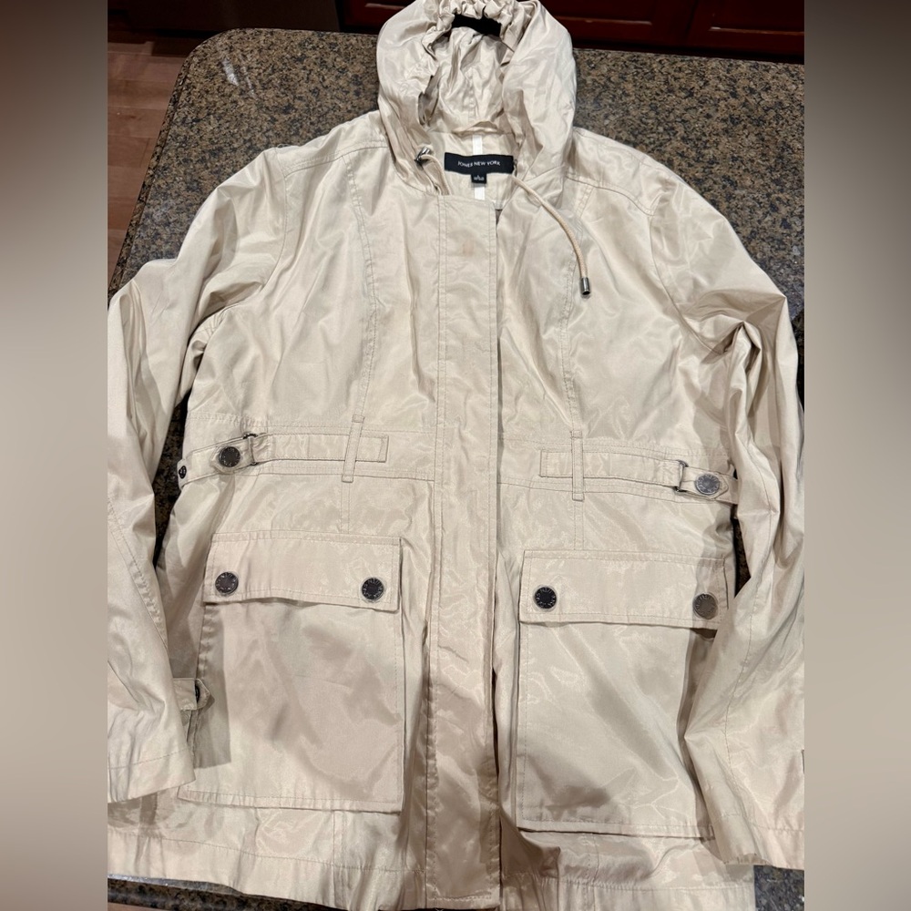 Like new! Jones NY rain light jacket. Women’s size L, hooded, multiple pockets